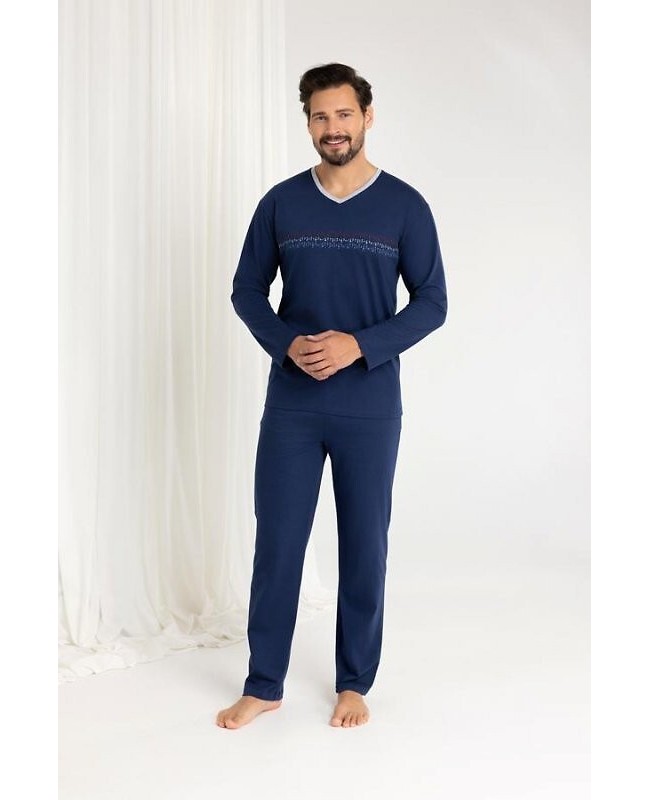 Piżama męska bawełniana Regina 485 dł/r – wygodna piżama z dekoltem w serek i nadrukiem